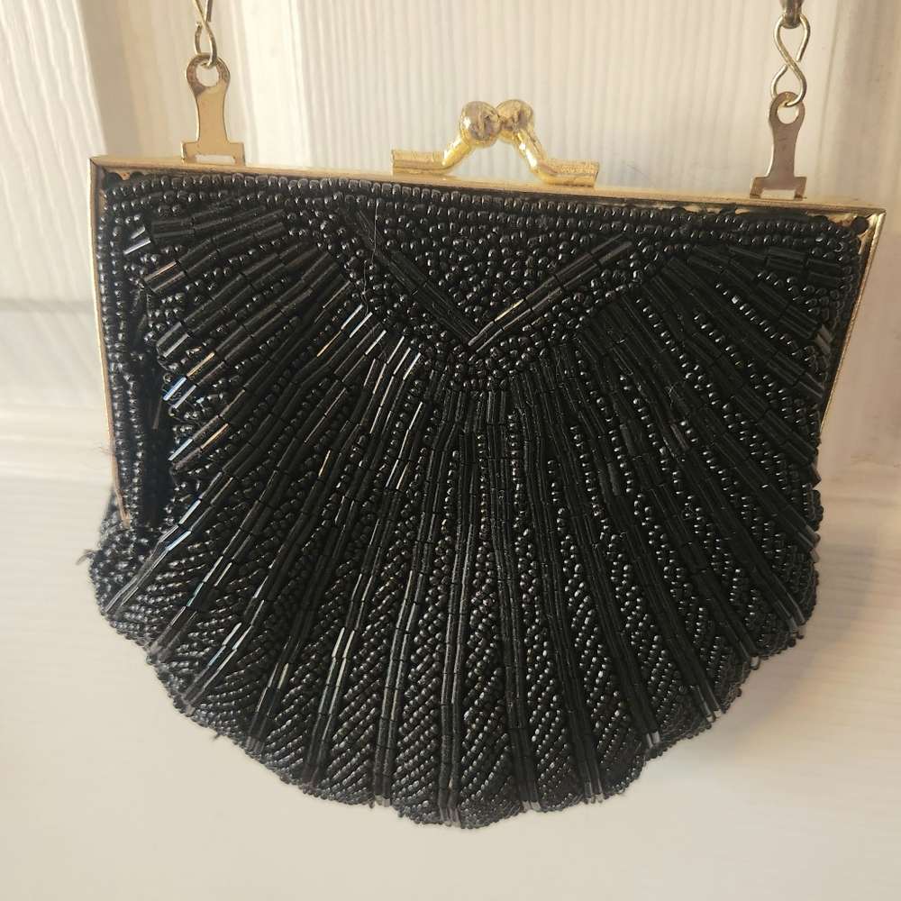 Vintage Scallop Black Beaded Kiss Clasp Closure Evening Bag Pocketbook Purse